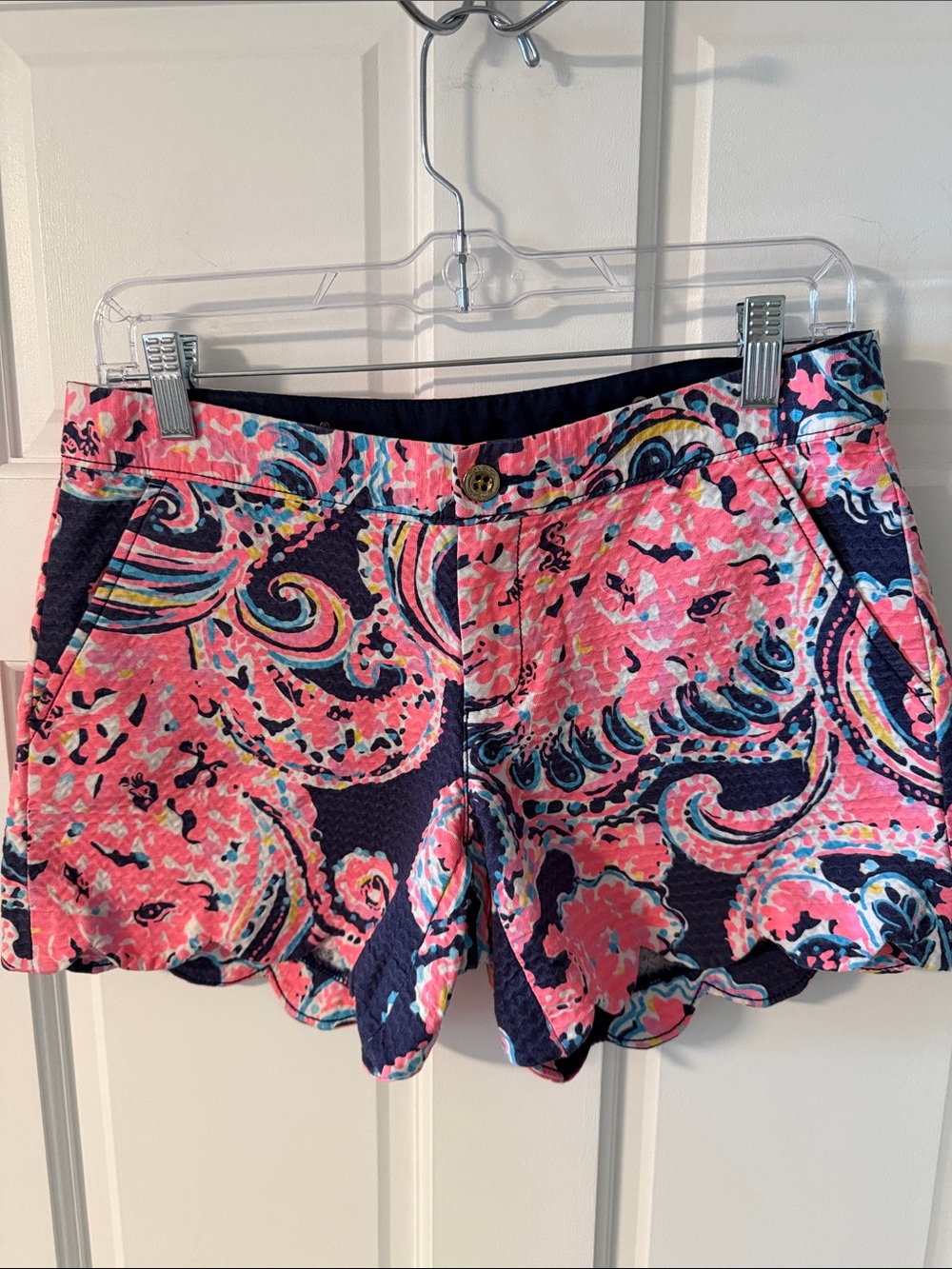Lilly Pulitzer The Buttercup Scalloped Hem Shorts Pink Navy Paisley Seersucker 2